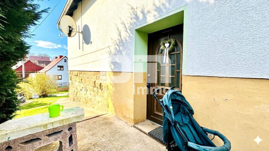 Charmanter Wohntraum mit Tradition und Moderne auf großem Grundstück - Haupteingang